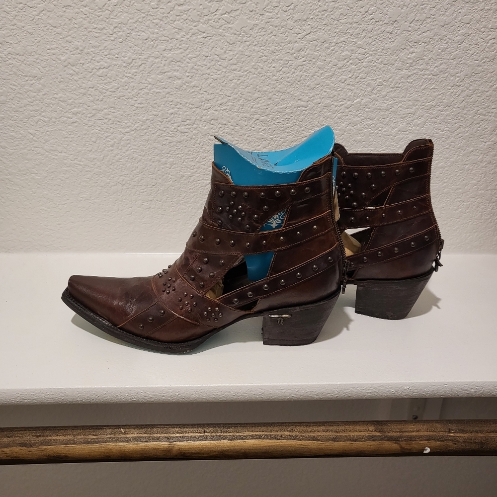 Beautiful low cut cowboy boota